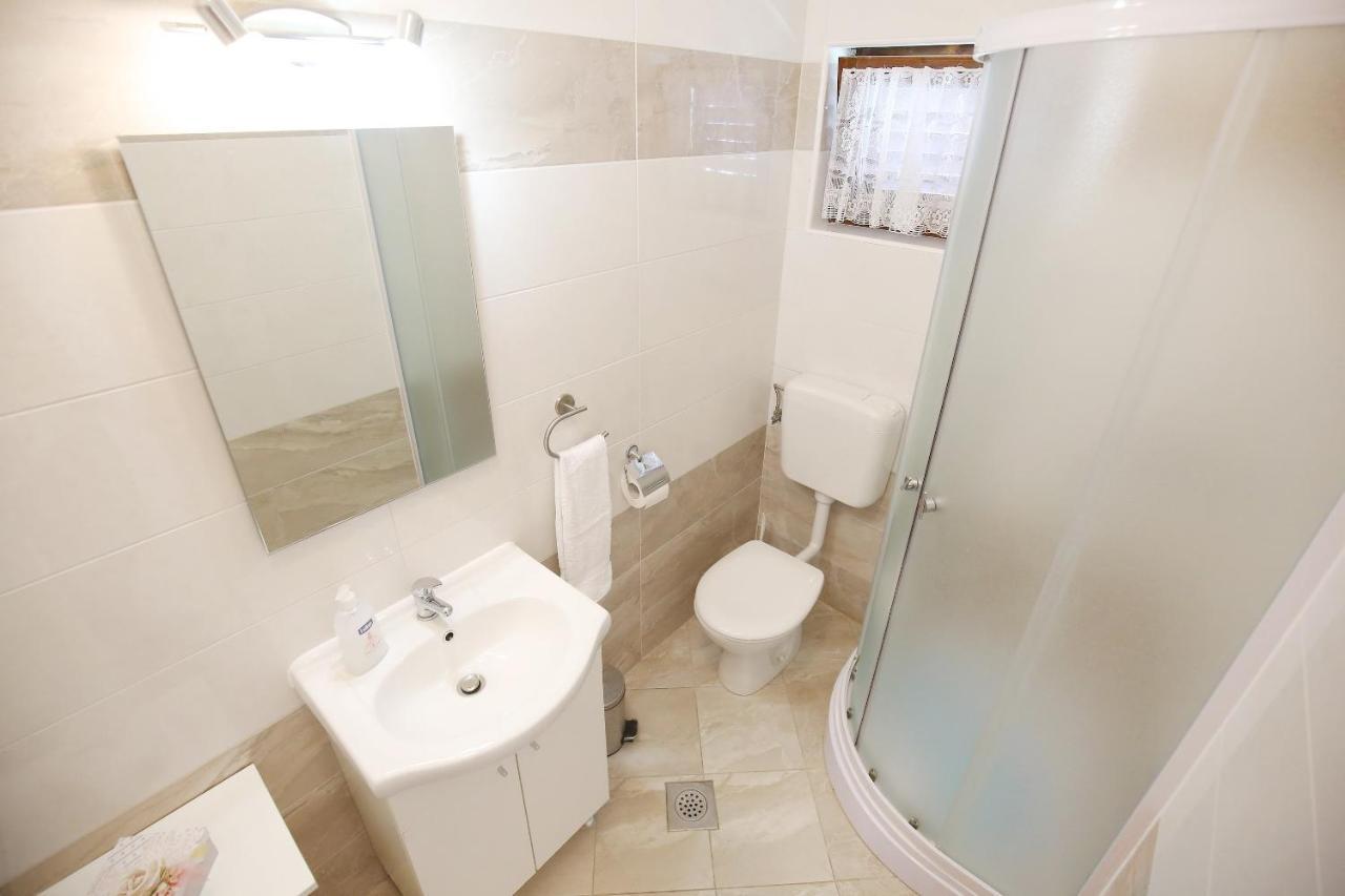 Apartmani Dane Sukosan Ngoại thất bức ảnh