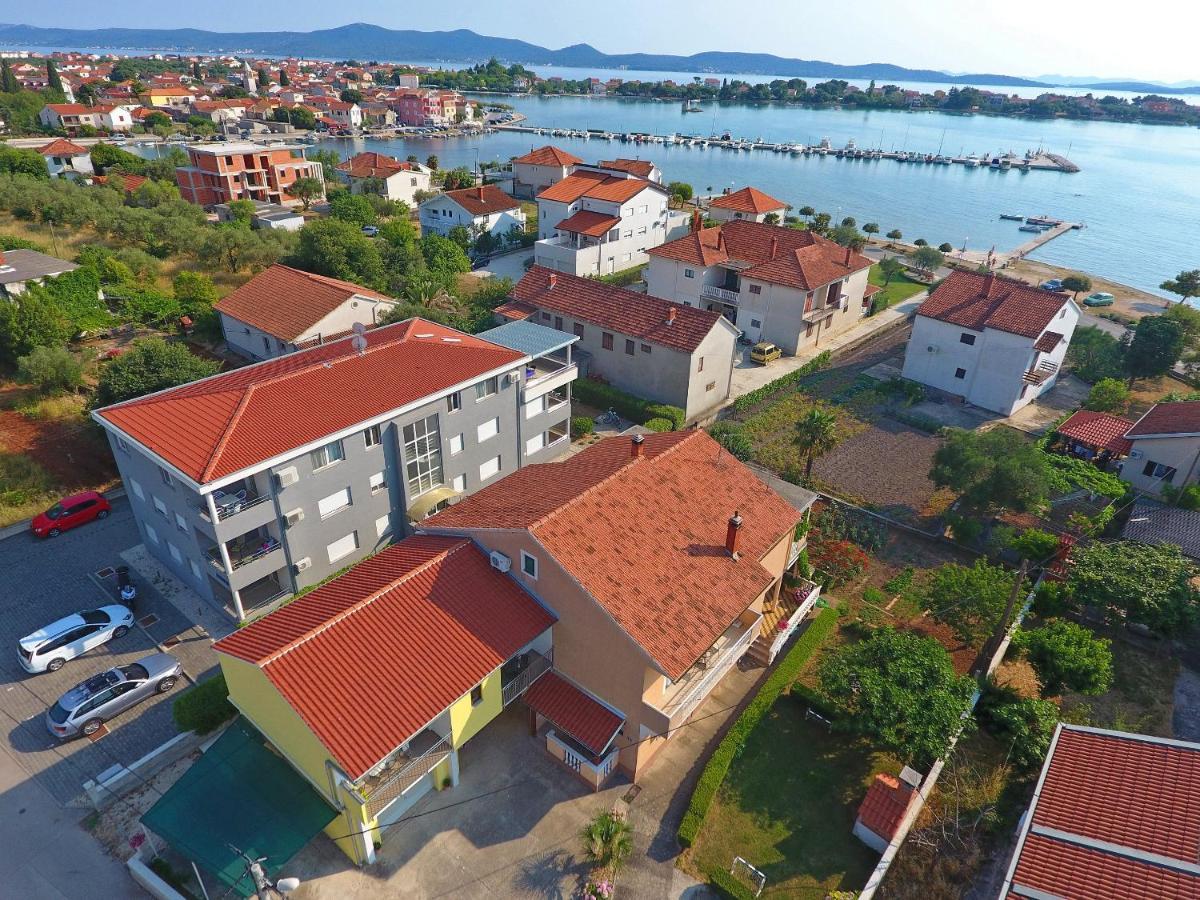 Apartmani Dane Sukosan Ngoại thất bức ảnh