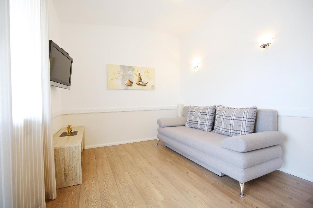 Apartmani Dane Sukosan Ngoại thất bức ảnh
