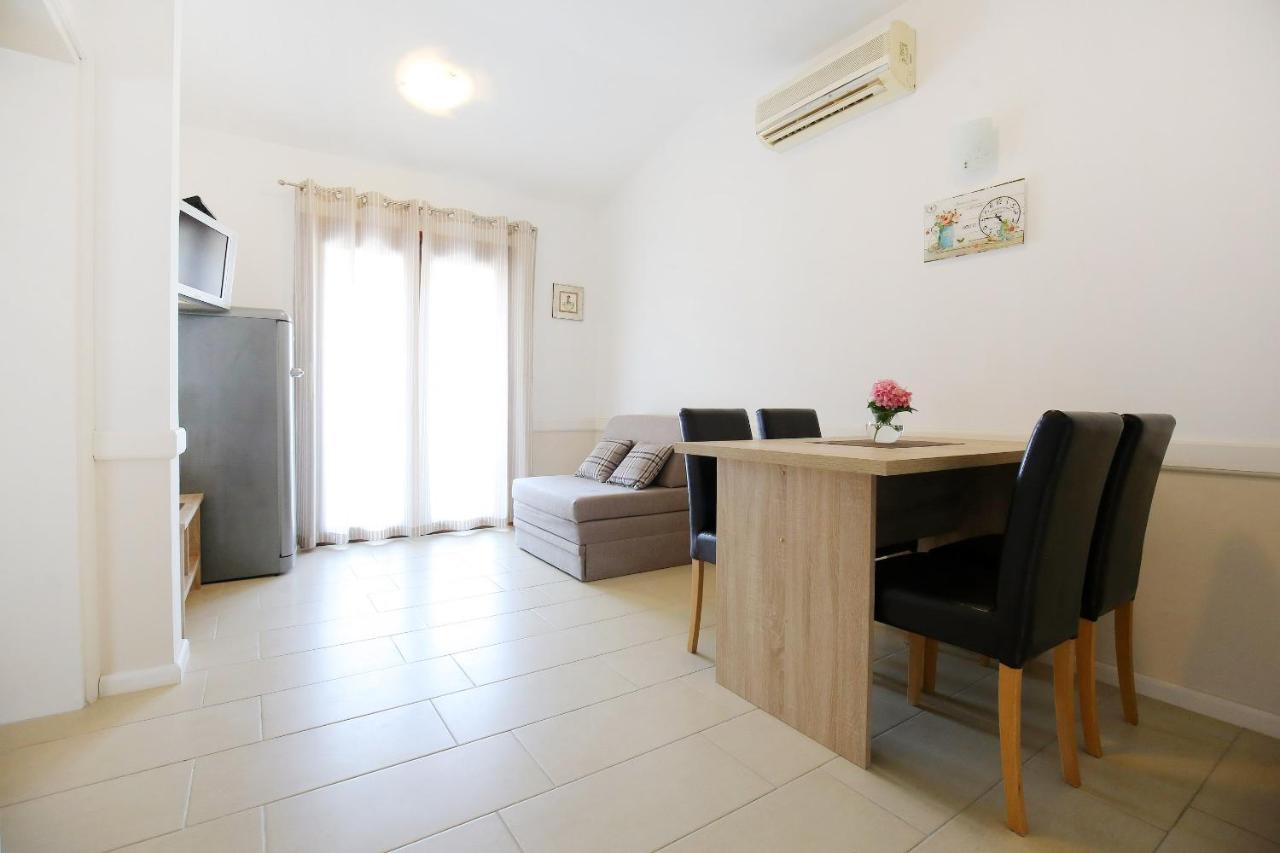 Apartmani Dane Sukosan Ngoại thất bức ảnh