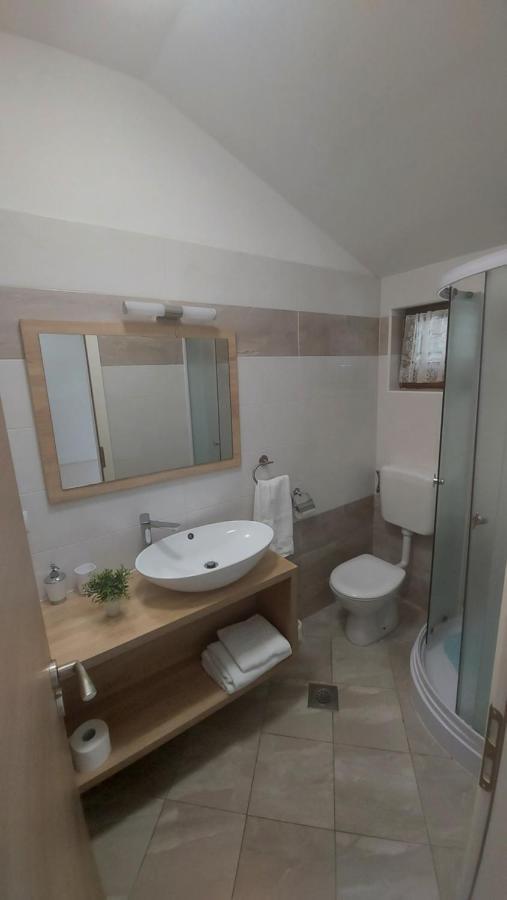 Apartmani Dane Sukosan Ngoại thất bức ảnh